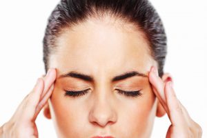 روغن های معطر می توانند رقیق شده و برای از بین بردن سردرد بر روی شقیقه ها یا پیشانی مالیده شوند